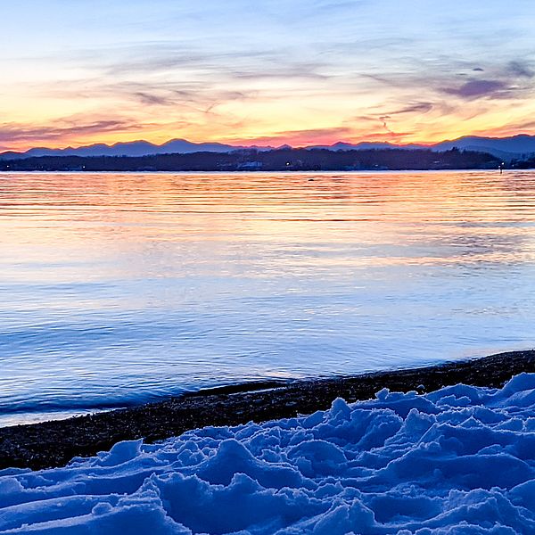 Photo of a winter sunset by Lisa Cicchetti.