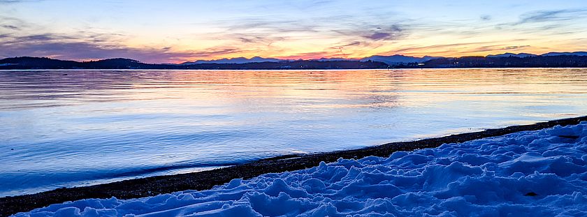 Photo of a winter sunset by Lisa Cicchetti.
