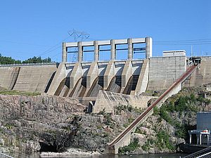 TDI’s proposed power line would transmit electricity from hydro-dams like this one in Northern Quebec to New York City. Photo by Wikipedia.